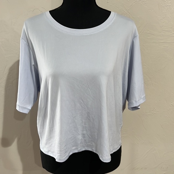 FABLETICS TWIST BACK CROPPED TOP…………152 - Picture 3 of 6